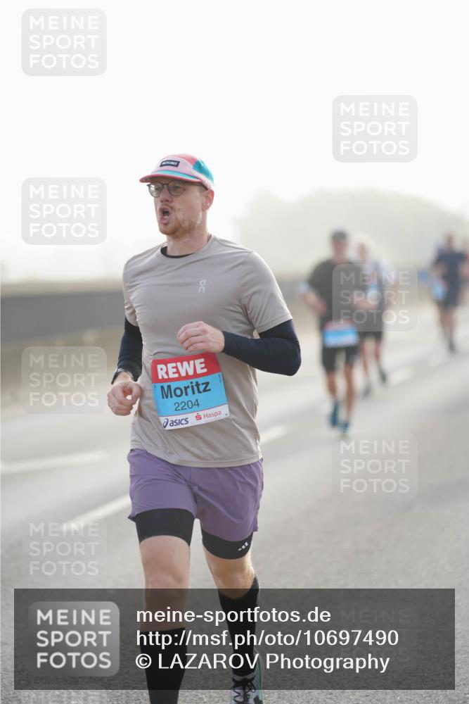 03.10.2026 - Köhlbrandbrückenlauf LAZAROV Photography http://msf.ph/oto/10697490 03.10.2026 09:16:36 Position 3 2204 meine-sportfotos.de
