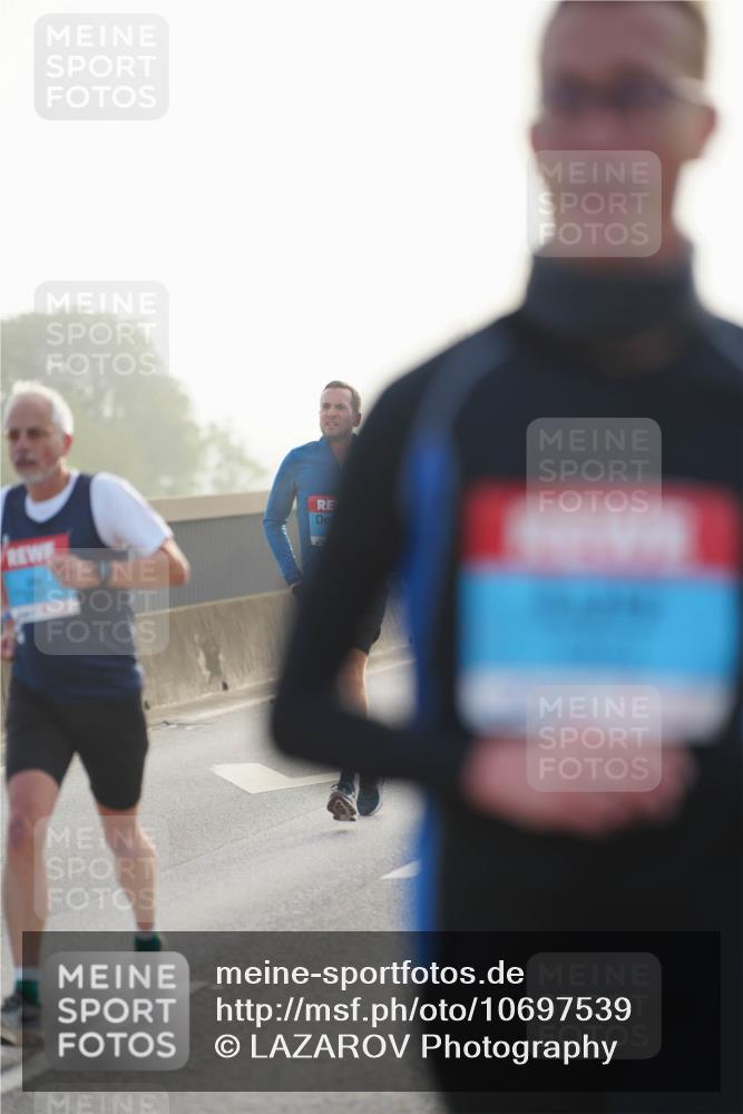 03.10.2026 - Köhlbrandbrückenlauf LAZAROV Photography http://msf.ph/oto/10697539 03.10.2026 09:16:42 Position 3  meine-sportfotos.de