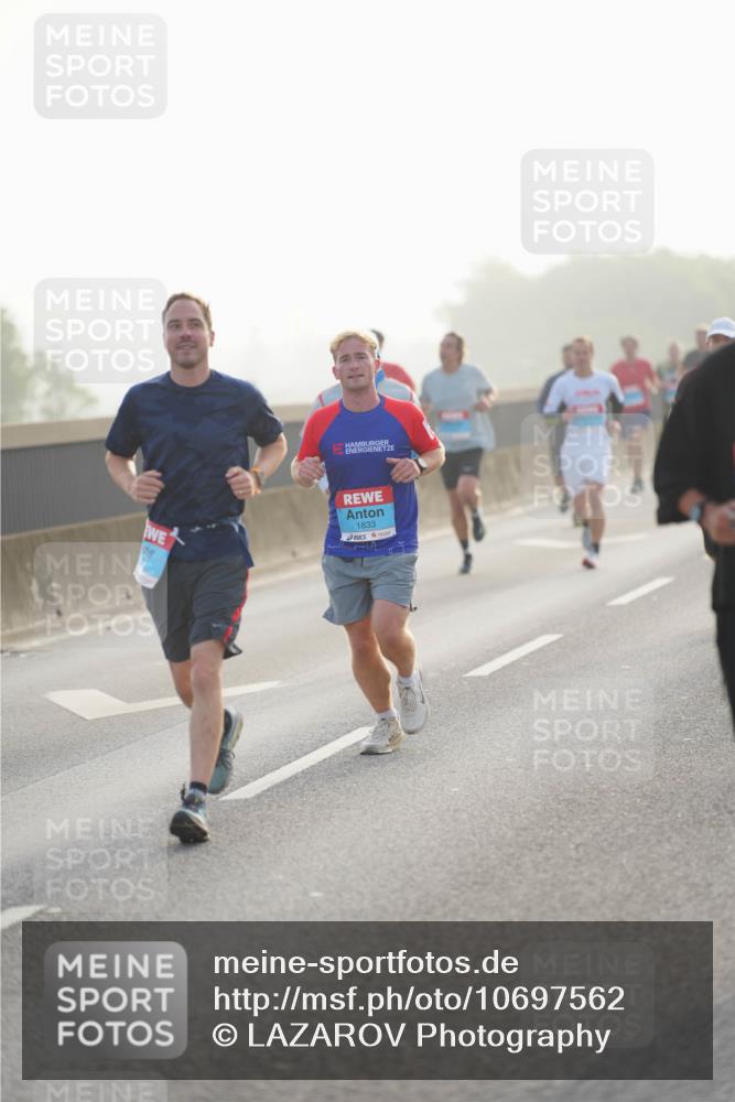 03.10.2026 - Köhlbrandbrückenlauf LAZAROV Photography http://msf.ph/oto/10697562 03.10.2026 09:16:45 Position 3 1833 meine-sportfotos.de