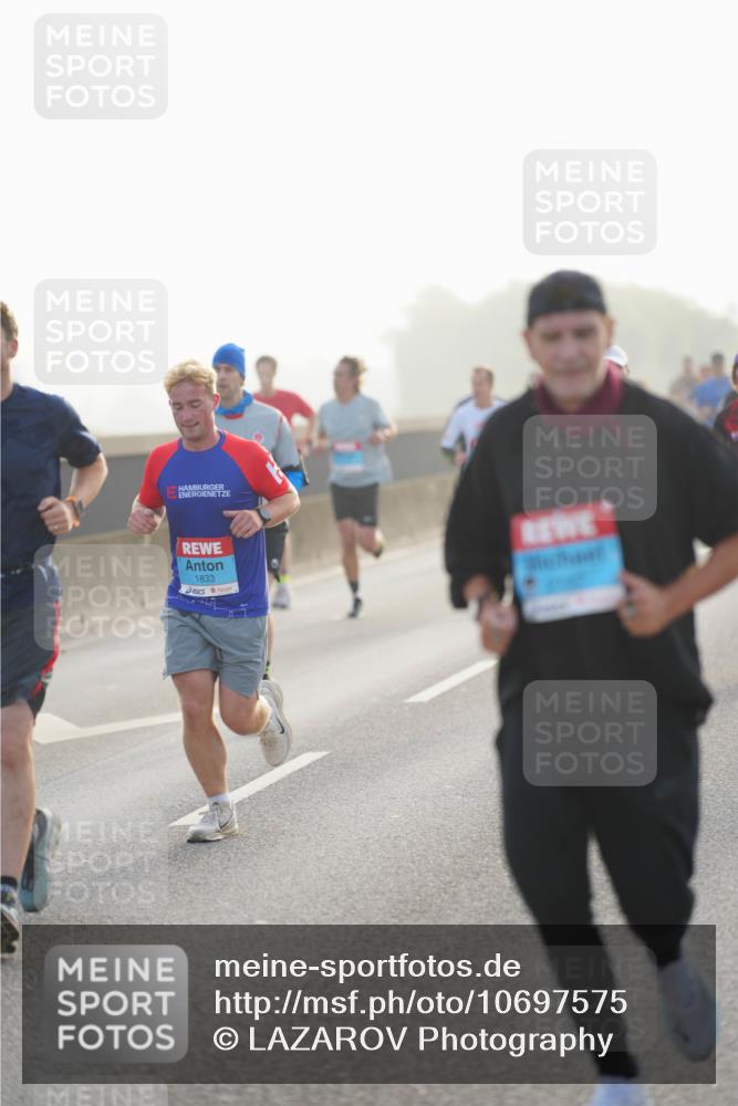 03.10.2026 - Köhlbrandbrückenlauf LAZAROV Photography http://msf.ph/oto/10697575 03.10.2026 09:16:46 Position 3 1833 meine-sportfotos.de