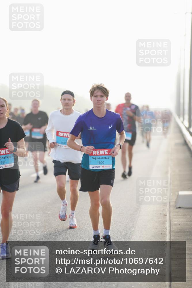 03.10.2026 - Köhlbrandbrückenlauf LAZAROV Photography http://msf.ph/oto/10697642 03.10.2026 09:16:54 Position 3 390, 3838, 1600 meine-sportfotos.de