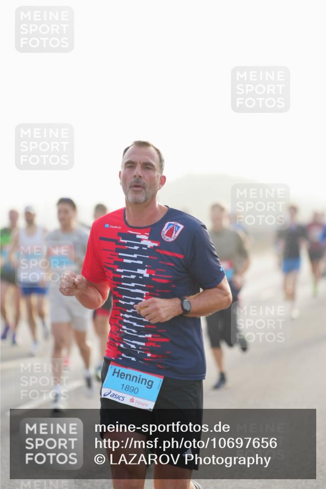03.10.2026 - Köhlbrandbrückenlauf LAZAROV Photography http://msf.ph/oto/10697656 03.10.2026 09:16:59 Position 3 1890 meine-sportfotos.de