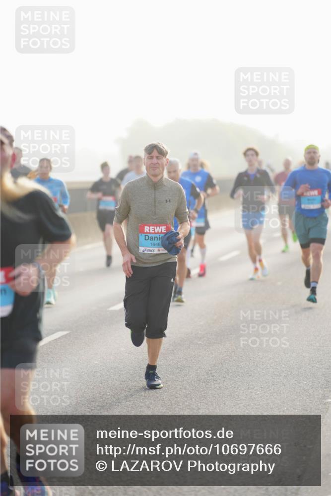 03.10.2026 - Köhlbrandbrückenlauf LAZAROV Photography http://msf.ph/oto/10697666 03.10.2026 09:17:01 Position 3 1646 meine-sportfotos.de