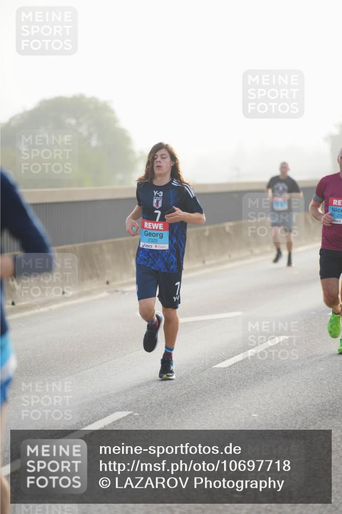03.10.2026 - Köhlbrandbrückenlauf LAZAROV Photography http://msf.ph/oto/10697718 03.10.2026 09:17:07 Position 3 3, 2325, 600, 23 meine-sportfotos.de
