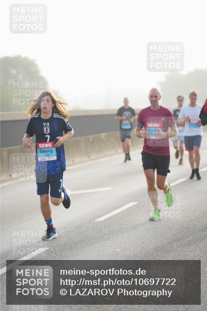 03.10.2026 - Köhlbrandbrückenlauf LAZAROV Photography http://msf.ph/oto/10697722 03.10.2026 09:17:08 Position 3 3, 7, 2325 meine-sportfotos.de