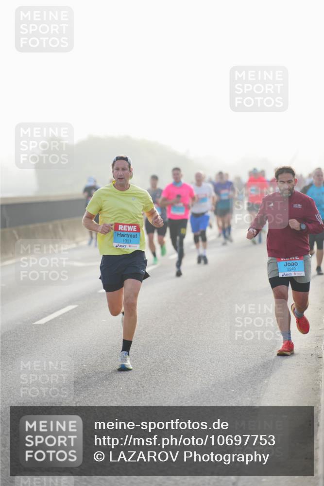 03.10.2026 - Köhlbrandbrückenlauf LAZAROV Photography http://msf.ph/oto/10697753 03.10.2026 09:17:11 Position 3 1321, 76114, 2240 meine-sportfotos.de