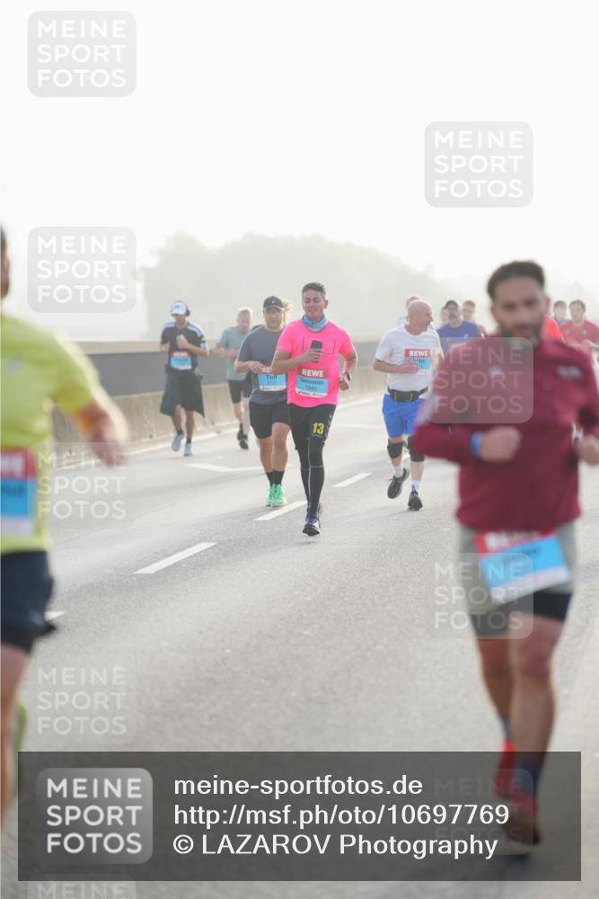 03.10.2026 - Köhlbrandbrückenlauf LAZAROV Photography http://msf.ph/oto/10697769 03.10.2026 09:17:13 Position 3 1940, 13 meine-sportfotos.de