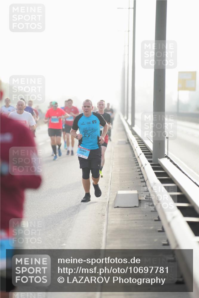 03.10.2026 - Köhlbrandbrückenlauf LAZAROV Photography http://msf.ph/oto/10697781 03.10.2026 09:17:14 Position 3 2380 meine-sportfotos.de