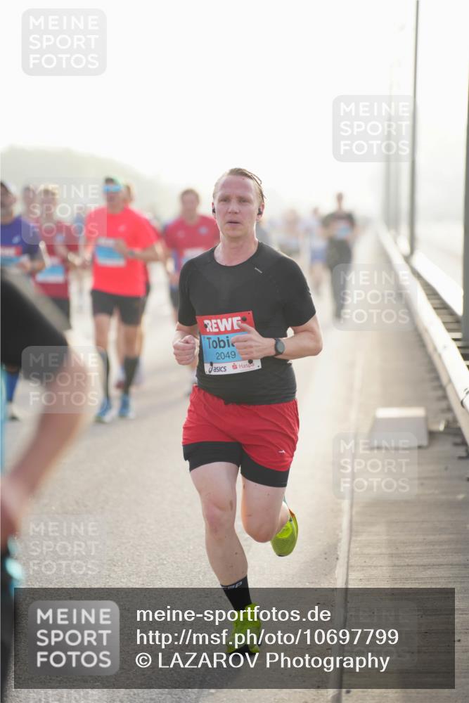 03.10.2026 - Köhlbrandbrückenlauf LAZAROV Photography http://msf.ph/oto/10697799 03.10.2026 09:17:19 Position 3 2049 meine-sportfotos.de