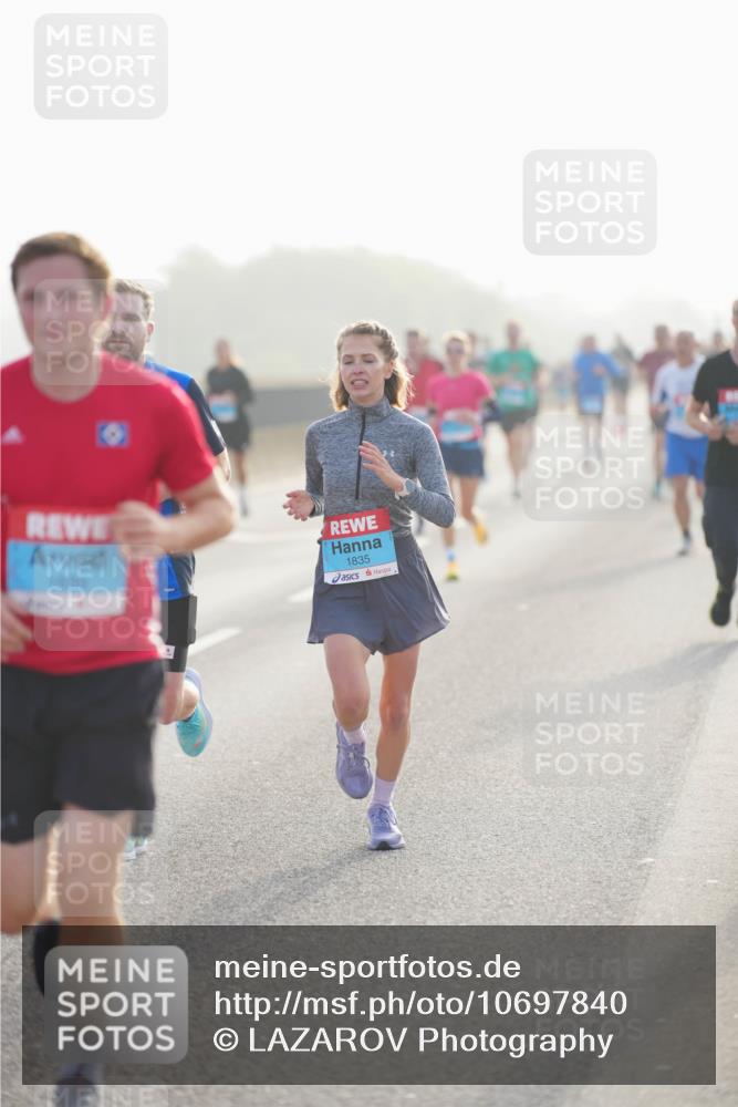 03.10.2026 - Köhlbrandbrückenlauf LAZAROV Photography http://msf.ph/oto/10697840 03.10.2026 09:17:24 Position 3 1835 meine-sportfotos.de