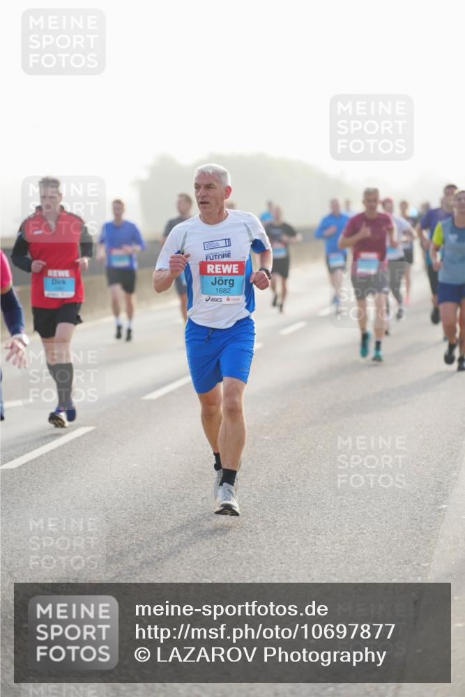 03.10.2026 - Köhlbrandbrückenlauf LAZAROV Photography http://msf.ph/oto/10697877 03.10.2026 09:17:30 Position 3 1682 meine-sportfotos.de