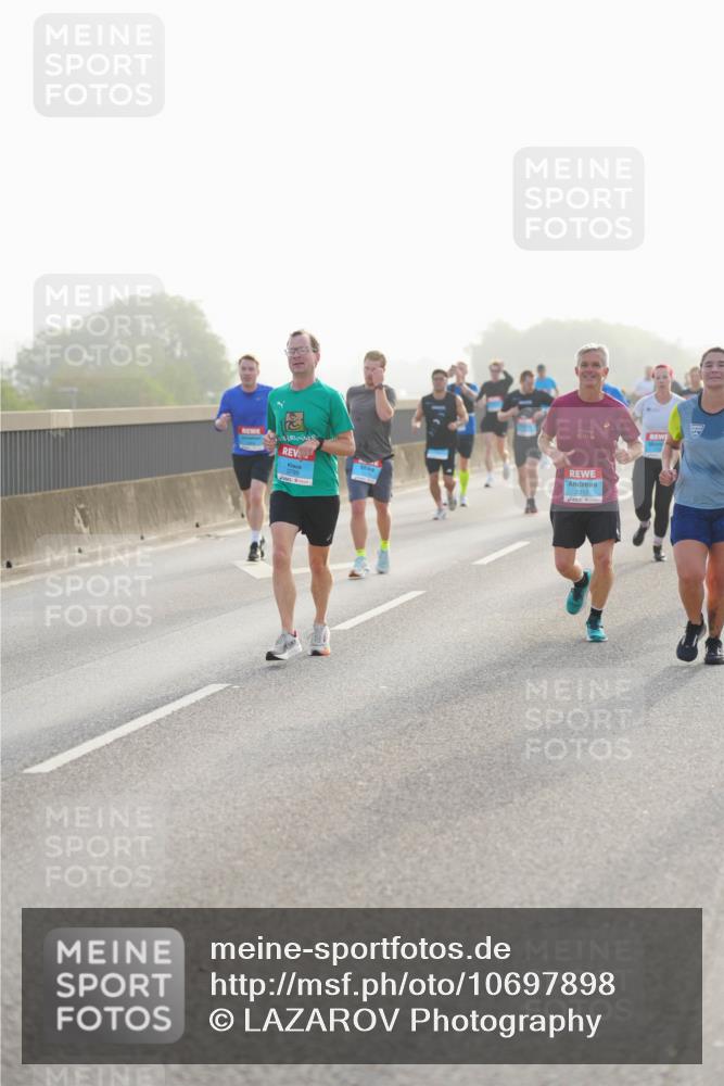 03.10.2026 - Köhlbrandbrückenlauf LAZAROV Photography http://msf.ph/oto/10697898 03.10.2026 09:17:33 Position 3 42, 195 meine-sportfotos.de