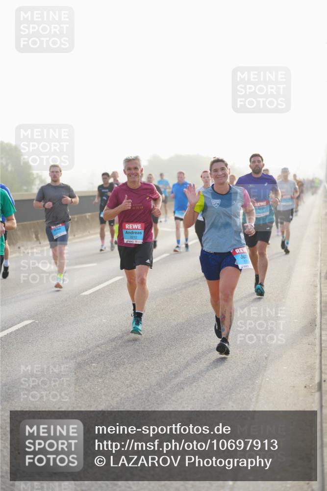 03.10.2026 - Köhlbrandbrückenlauf LAZAROV Photography http://msf.ph/oto/10697913 03.10.2026 09:17:35 Position 3 42, 195, 2718, 2212, 171 meine-sportfotos.de