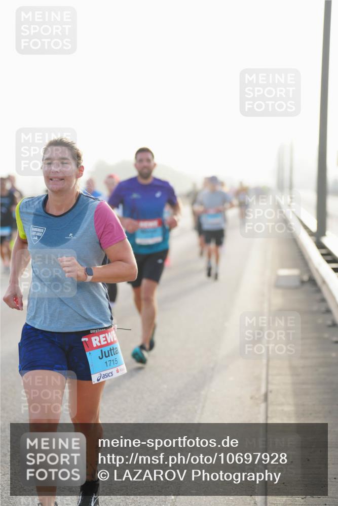 03.10.2026 - Köhlbrandbrückenlauf LAZAROV Photography http://msf.ph/oto/10697928 03.10.2026 09:17:36 Position 3 1715 meine-sportfotos.de