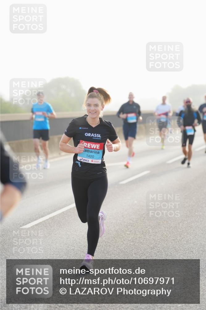 03.10.2026 - Köhlbrandbrückenlauf LAZAROV Photography http://msf.ph/oto/10697971 03.10.2026 09:17:42 Position 3 1420 meine-sportfotos.de