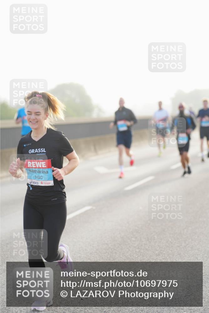 03.10.2026 - Köhlbrandbrückenlauf LAZAROV Photography http://msf.ph/oto/10697975 03.10.2026 09:17:43 Position 3 1420 meine-sportfotos.de