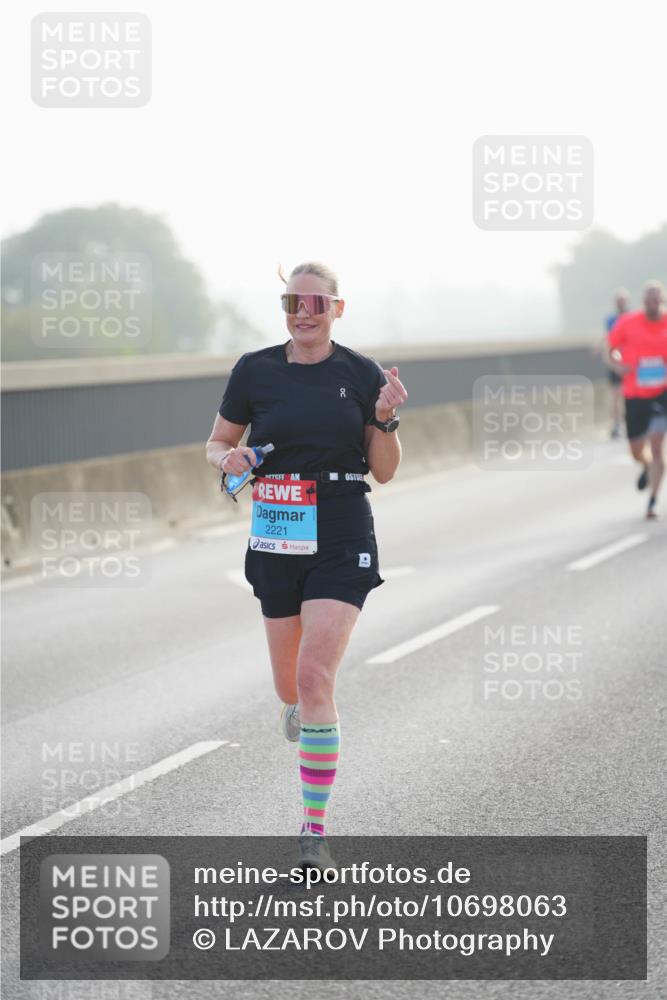 03.10.2026 - Köhlbrandbrückenlauf LAZAROV Photography http://msf.ph/oto/10698063 03.10.2026 09:17:55 Position 3 2221, 90 meine-sportfotos.de