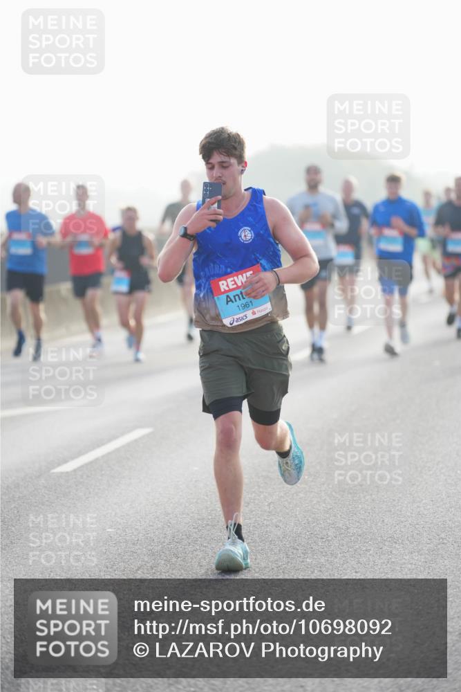 03.10.2026 - Köhlbrandbrückenlauf LAZAROV Photography http://msf.ph/oto/10698092 03.10.2026 09:18:00 Position 3 1961 meine-sportfotos.de
