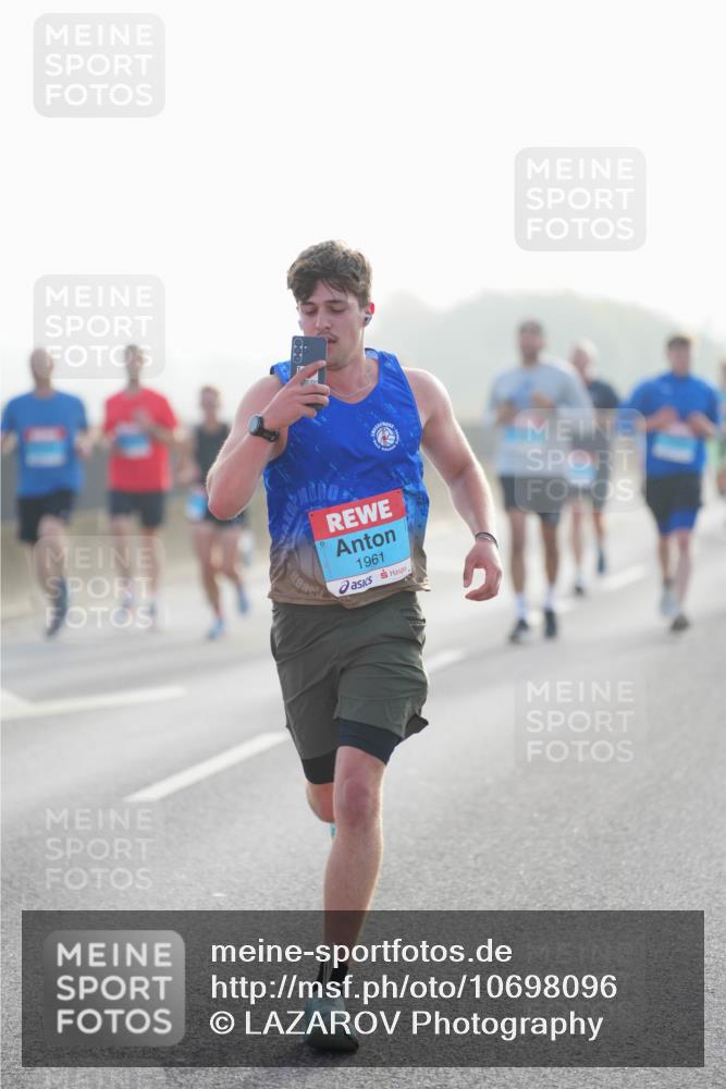 03.10.2026 - Köhlbrandbrückenlauf LAZAROV Photography http://msf.ph/oto/10698096 03.10.2026 09:18:01 Position 3 1961 meine-sportfotos.de