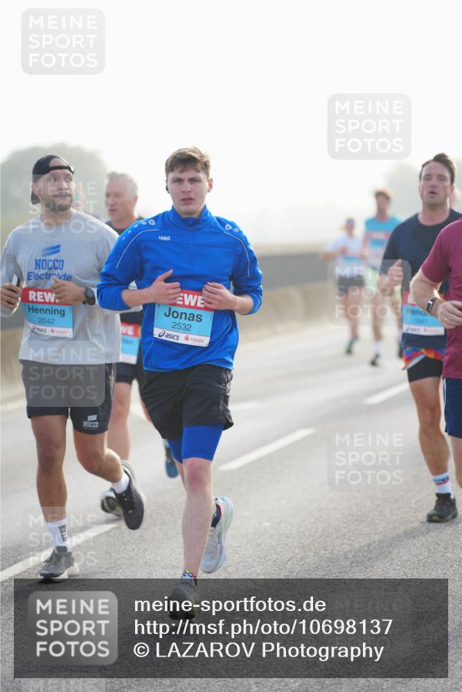 03.10.2026 - Köhlbrandbrückenlauf LAZAROV Photography http://msf.ph/oto/10698137 03.10.2026 09:18:06 Position 3 2042, 2532, 1647 meine-sportfotos.de