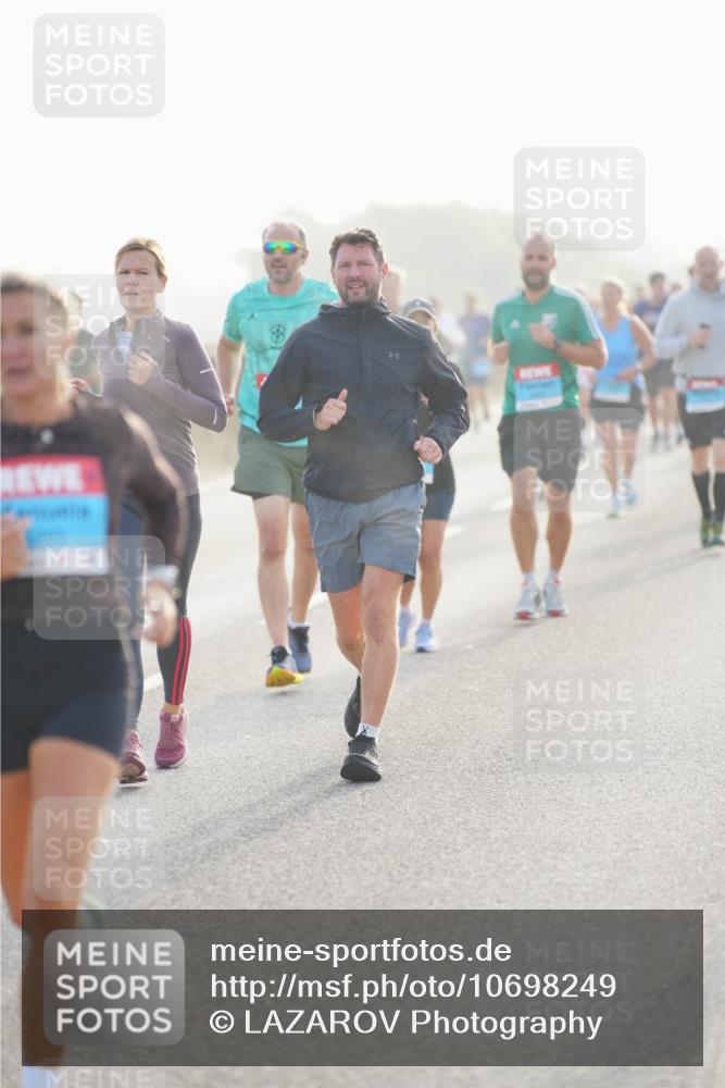 03.10.2026 - Köhlbrandbrückenlauf LAZAROV Photography http://msf.ph/oto/10698249 03.10.2026 09:18:20 Position 3  meine-sportfotos.de