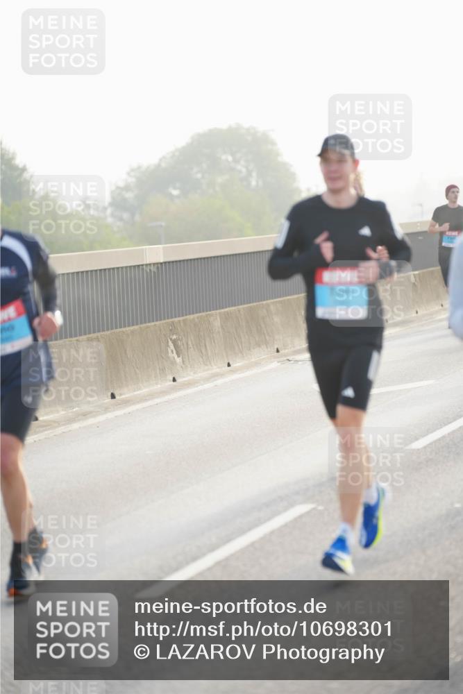 03.10.2026 - Köhlbrandbrückenlauf LAZAROV Photography http://msf.ph/oto/10698301 03.10.2026 09:18:26 Position 3  meine-sportfotos.de