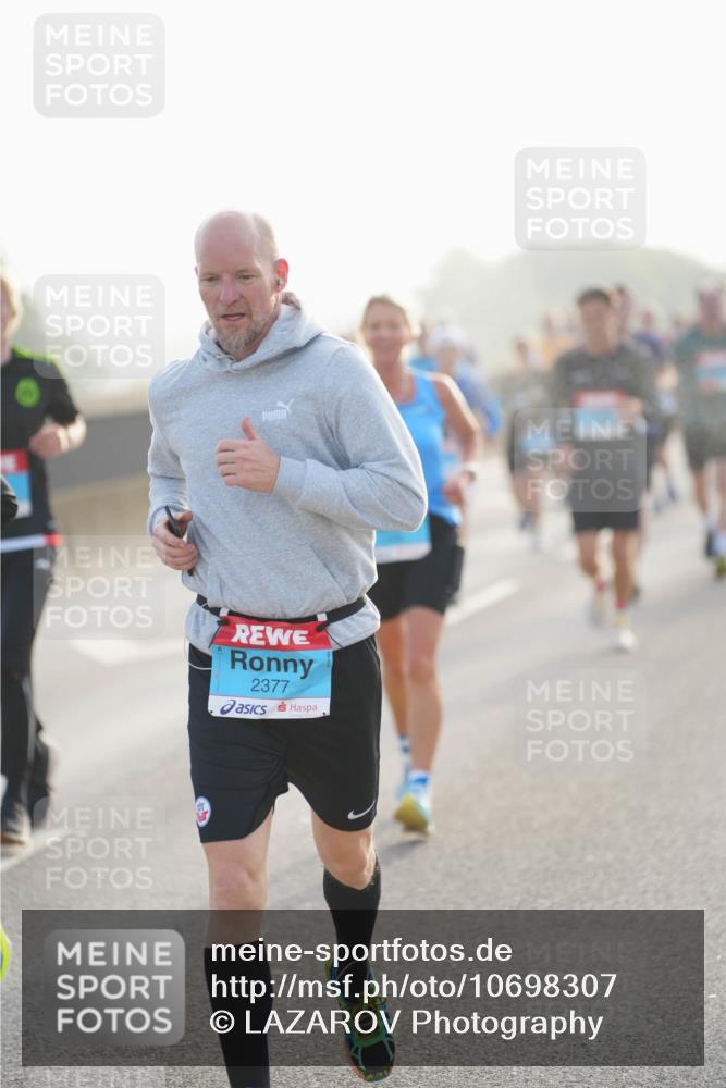 03.10.2026 - Köhlbrandbrückenlauf LAZAROV Photography http://msf.ph/oto/10698307 03.10.2026 09:18:27 Position 3 2377 meine-sportfotos.de