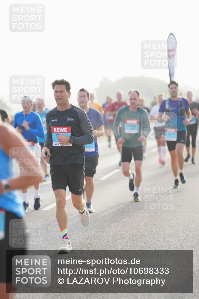 03.10.2026 - Köhlbrandbrückenlauf LAZAROV Photography http://msf.ph/oto/10698333 03.10.2026 09:18:29 Position 3  meine-sportfotos.de