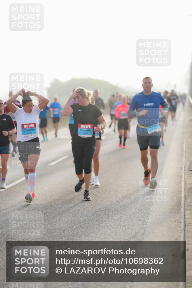 03.10.2026 - Köhlbrandbrückenlauf LAZAROV Photography http://msf.ph/oto/10698362 03.10.2026 09:18:33 Position 3 2281, 2291 meine-sportfotos.de