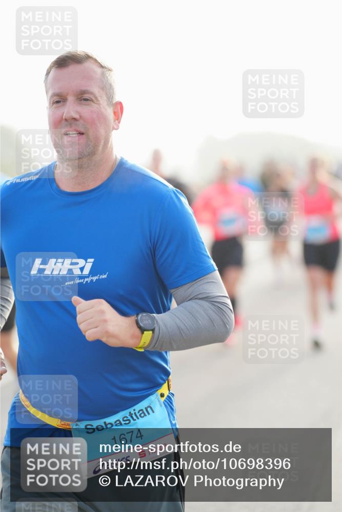 03.10.2026 - Köhlbrandbrückenlauf LAZAROV Photography http://msf.ph/oto/10698396 03.10.2026 09:18:37 Position 3 10, 41, 1674 meine-sportfotos.de