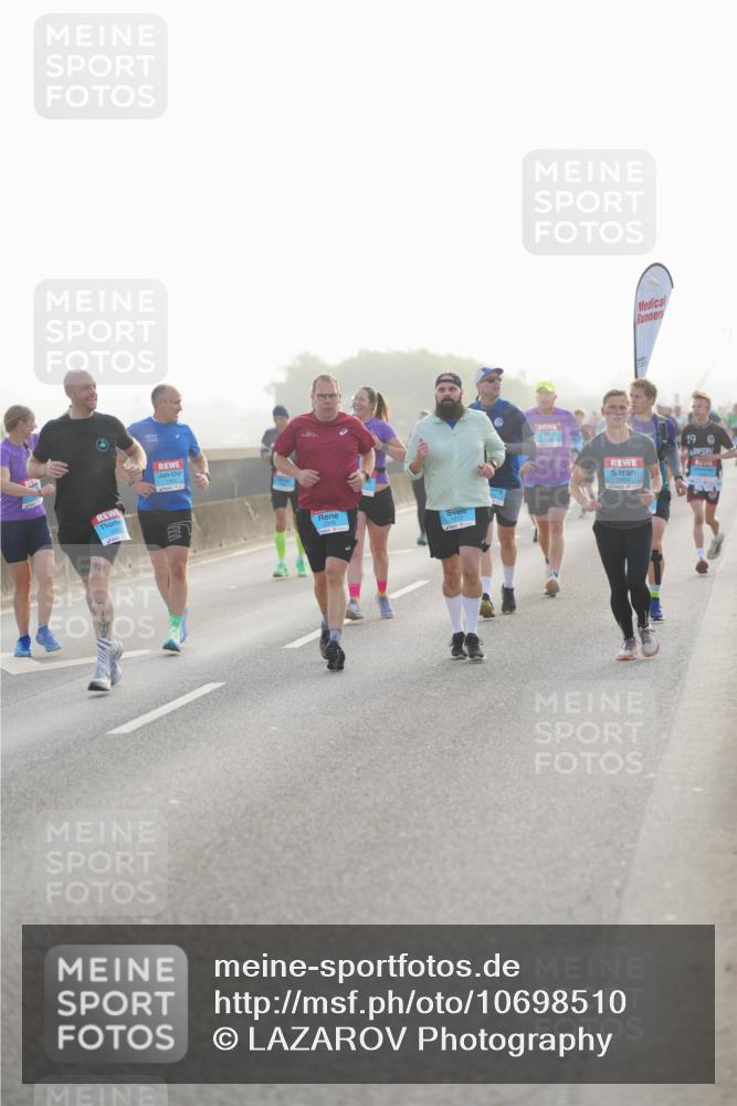 03.10.2026 - Köhlbrandbrückenlauf LAZAROV Photography http://msf.ph/oto/10698510 03.10.2026 09:18:53 Position 3 1987, 2318, 1912, 19 meine-sportfotos.de