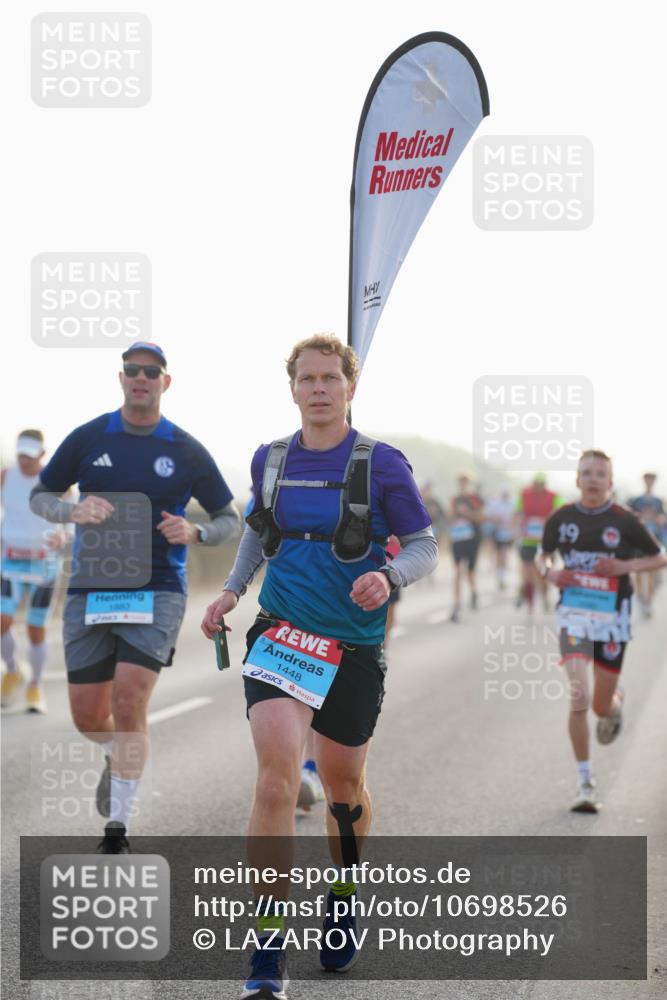 03.10.2026 - Köhlbrandbrückenlauf LAZAROV Photography http://msf.ph/oto/10698526 03.10.2026 09:18:58 Position 3 1883, 1448, 19 meine-sportfotos.de