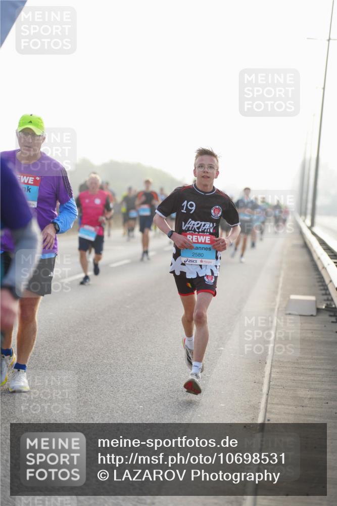 03.10.2026 - Köhlbrandbrückenlauf LAZAROV Photography http://msf.ph/oto/10698531 03.10.2026 09:18:59 Position 3 19, 2580 meine-sportfotos.de