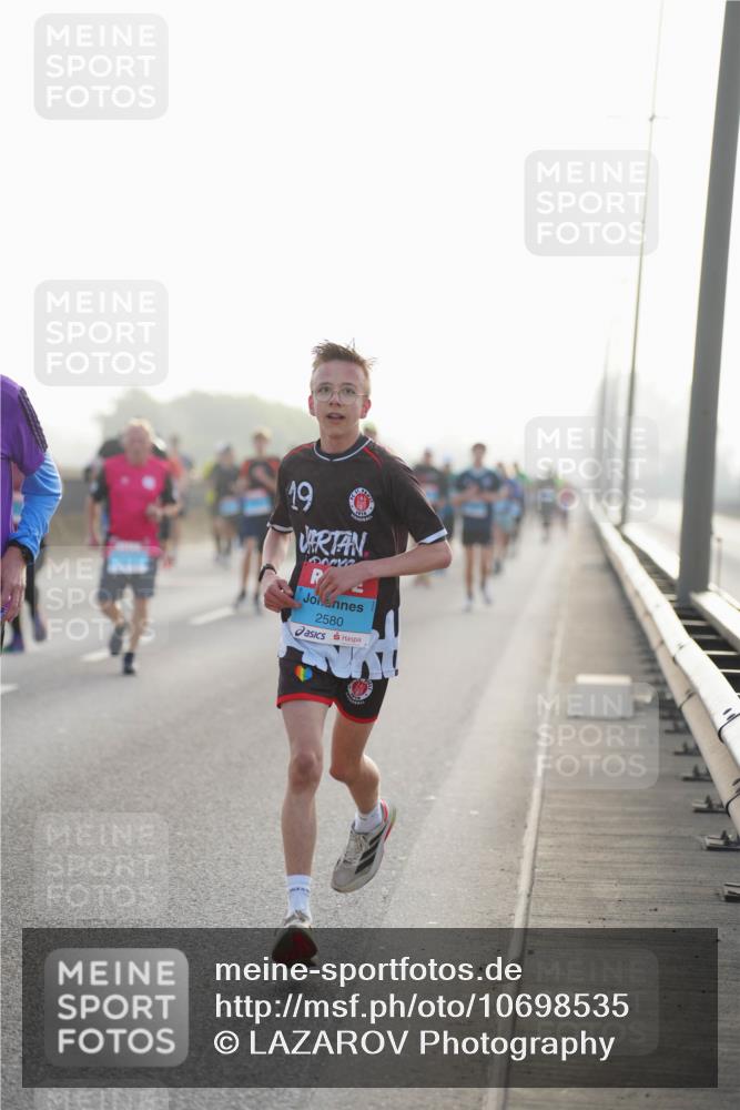 03.10.2026 - Köhlbrandbrückenlauf LAZAROV Photography http://msf.ph/oto/10698535 03.10.2026 09:18:59 Position 3 19, 2580 meine-sportfotos.de