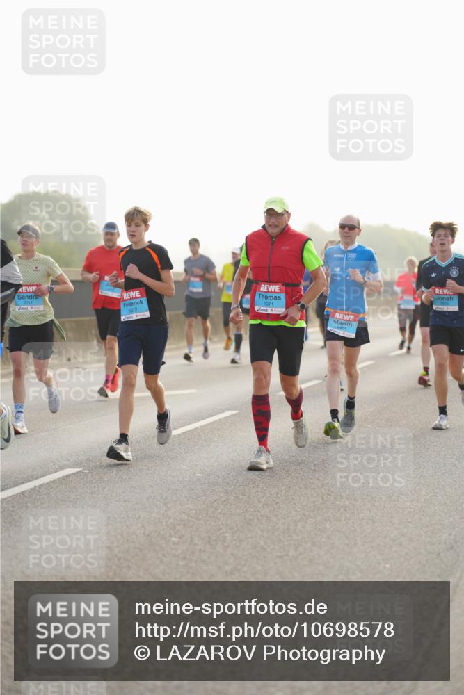 03.10.2026 - Köhlbrandbrückenlauf LAZAROV Photography http://msf.ph/oto/10698578 03.10.2026 09:19:04 Position 3 1072, 1071, 2484 meine-sportfotos.de