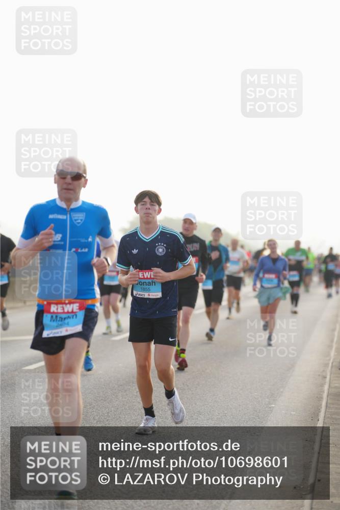 03.10.2026 - Köhlbrandbrückenlauf LAZAROV Photography http://msf.ph/oto/10698601 03.10.2026 09:19:06 Position 3 2404, 1855 meine-sportfotos.de