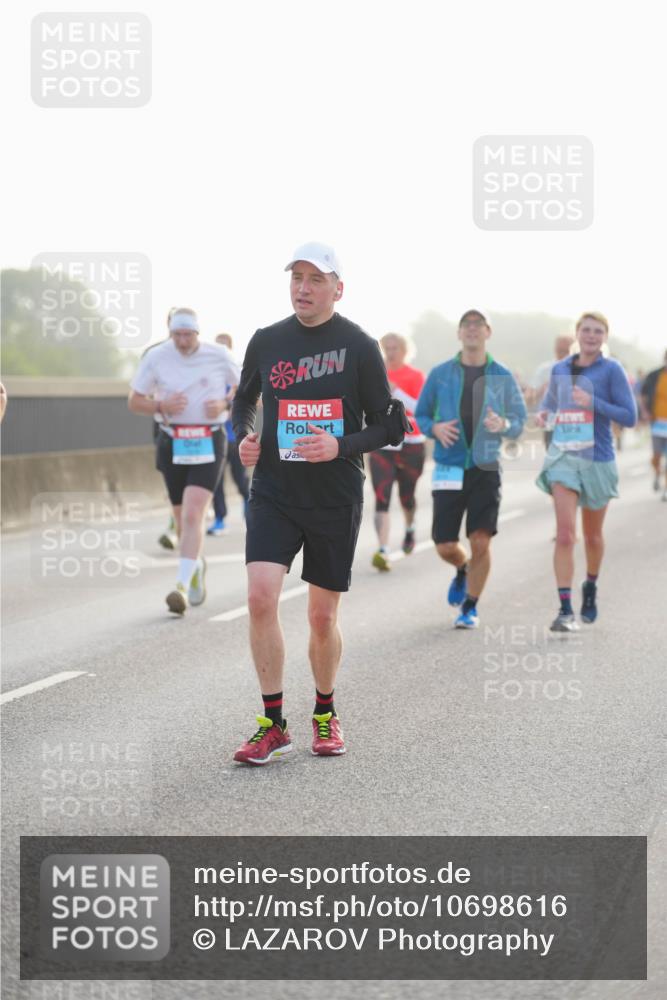 03.10.2026 - Köhlbrandbrückenlauf LAZAROV Photography http://msf.ph/oto/10698616 03.10.2026 09:19:09 Position 3  meine-sportfotos.de