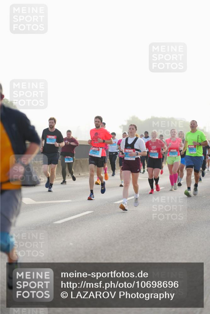 03.10.2026 - Köhlbrandbrückenlauf LAZAROV Photography http://msf.ph/oto/10698696 03.10.2026 09:19:18 Position 3 9 meine-sportfotos.de