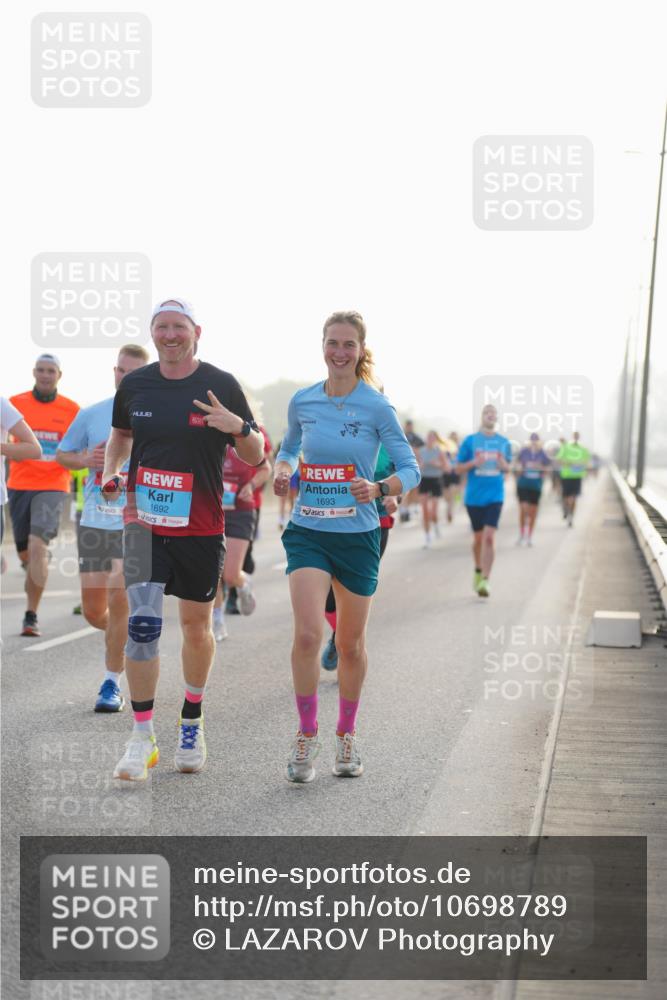 03.10.2026 - Köhlbrandbrückenlauf LAZAROV Photography http://msf.ph/oto/10698789 03.10.2026 09:19:28 Position 3 1692, 1693 meine-sportfotos.de