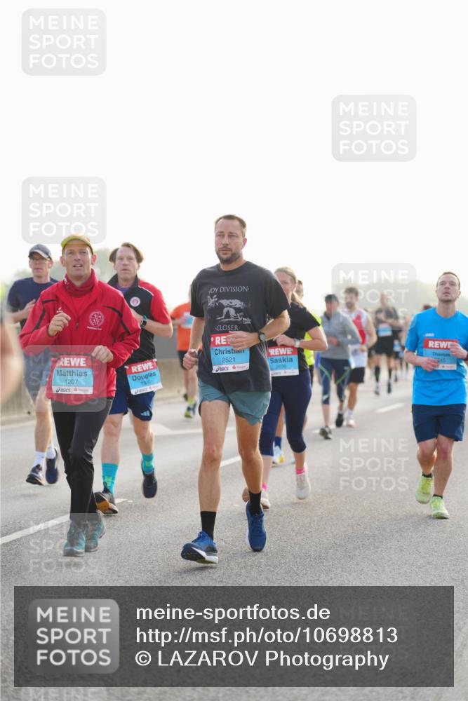 03.10.2026 - Köhlbrandbrückenlauf LAZAROV Photography http://msf.ph/oto/10698813 03.10.2026 09:19:32 Position 3 1330, 1207, 2521, 2696, 45 meine-sportfotos.de