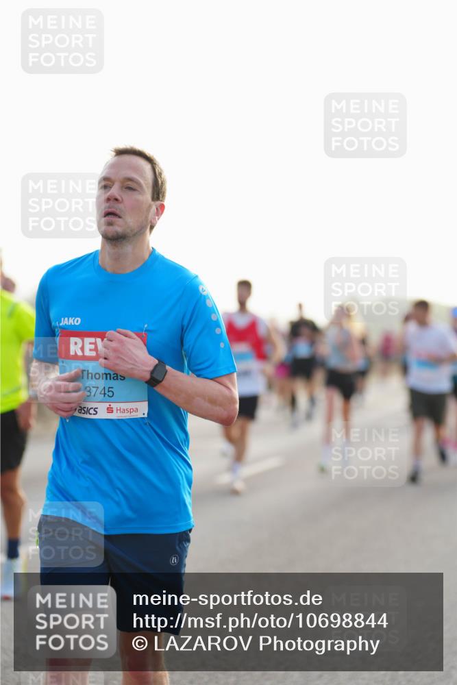 03.10.2026 - Köhlbrandbrückenlauf LAZAROV Photography http://msf.ph/oto/10698844 03.10.2026 09:19:35 Position 3 3745 meine-sportfotos.de