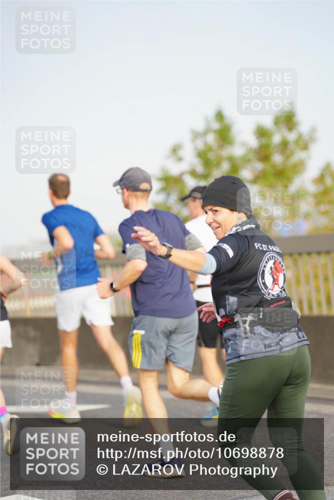 03.10.2026 - Köhlbrandbrückenlauf LAZAROV Photography http://msf.ph/oto/10698878 03.10.2026 09:19:39 Position 3  meine-sportfotos.de