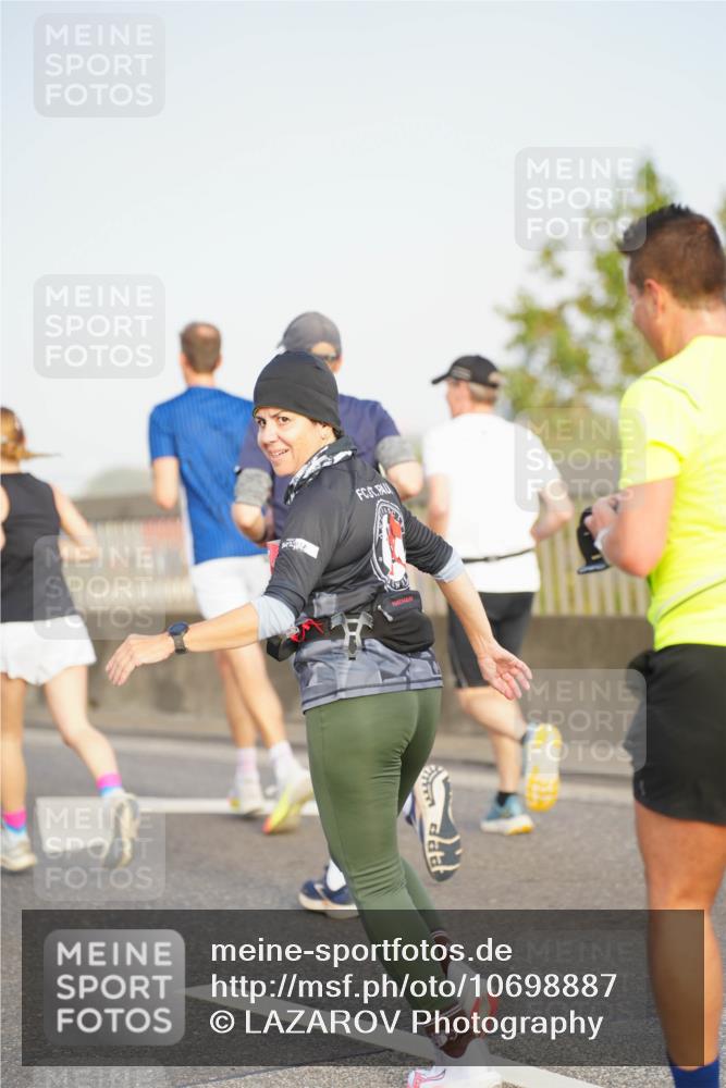 03.10.2026 - Köhlbrandbrückenlauf LAZAROV Photography http://msf.ph/oto/10698887 03.10.2026 09:19:39 Position 3  meine-sportfotos.de