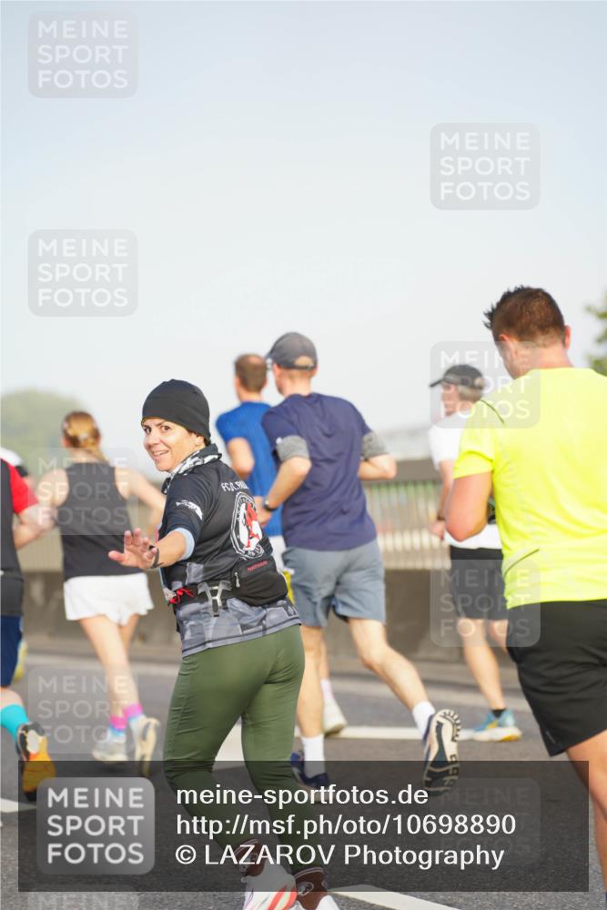 03.10.2026 - Köhlbrandbrückenlauf LAZAROV Photography http://msf.ph/oto/10698890 03.10.2026 09:19:39 Position 3  meine-sportfotos.de