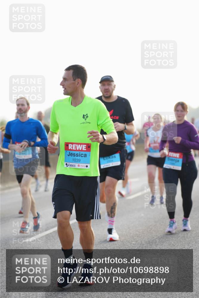 03.10.2026 - Köhlbrandbrückenlauf LAZAROV Photography http://msf.ph/oto/10698898 03.10.2026 09:19:41 Position 3 1039, 2504 meine-sportfotos.de
