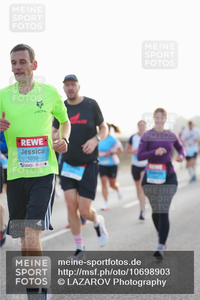 03.10.2026 - Köhlbrandbrückenlauf LAZAROV Photography http://msf.ph/oto/10698903 03.10.2026 09:19:42 Position 3 1039 meine-sportfotos.de