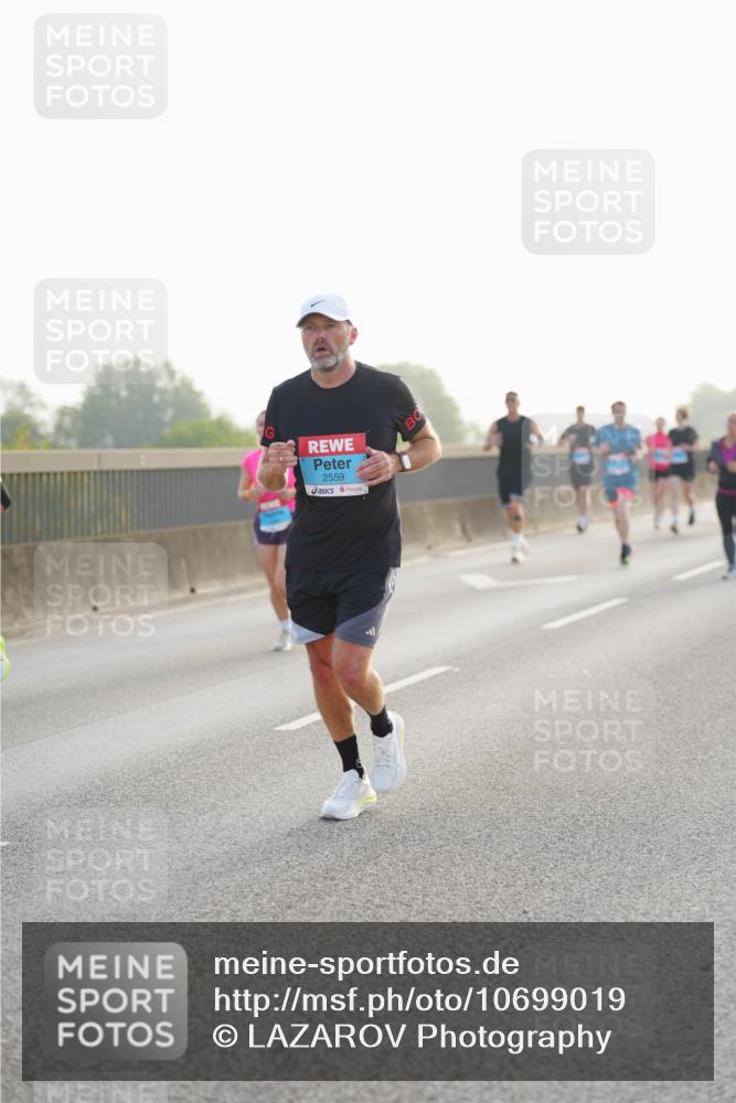 03.10.2026 - Köhlbrandbrückenlauf LAZAROV Photography http://msf.ph/oto/10699019 03.10.2026 09:19:57 Position 3 2559 meine-sportfotos.de