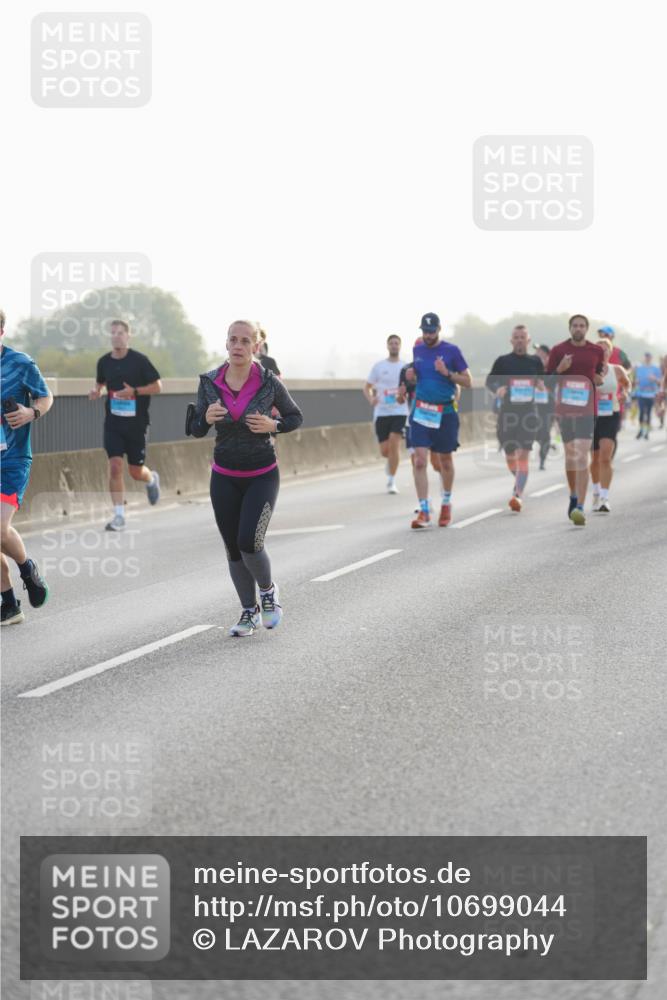 03.10.2026 - Köhlbrandbrückenlauf LAZAROV Photography http://msf.ph/oto/10699044 03.10.2026 09:20:00 Position 3  meine-sportfotos.de