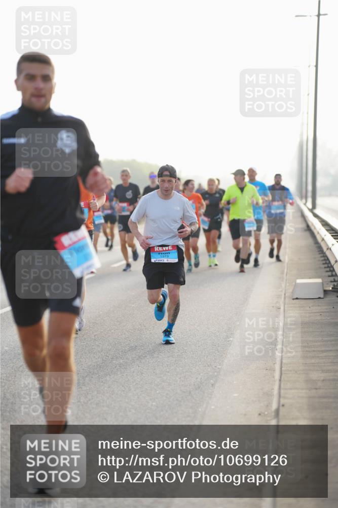 03.10.2026 - Köhlbrandbrückenlauf LAZAROV Photography http://msf.ph/oto/10699126 03.10.2026 09:20:10 Position 3 1319 meine-sportfotos.de