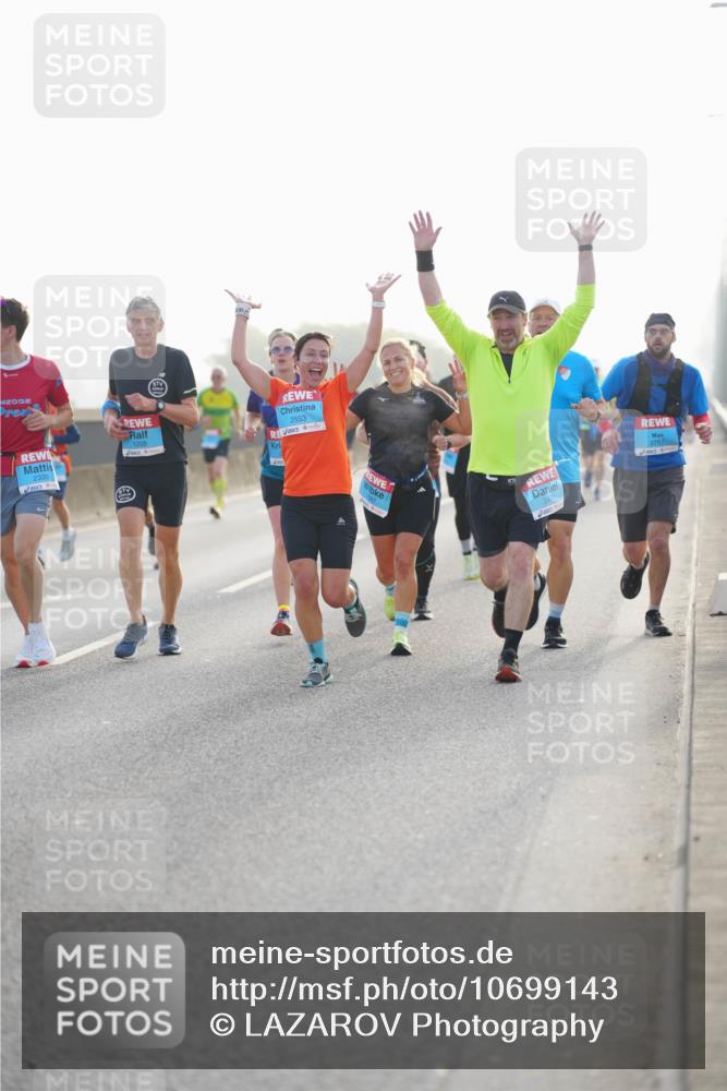 03.10.2026 - Köhlbrandbrückenlauf LAZAROV Photography http://msf.ph/oto/10699143 03.10.2026 09:20:13 Position 3 1208, 2553, 3757 meine-sportfotos.de